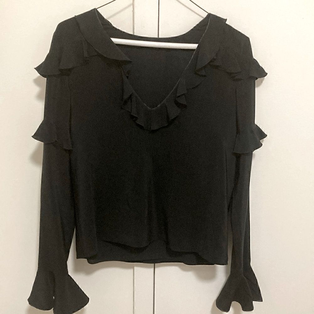 Alexis Silk Long Sleeve Ruffled Black Blouse. Size XS.